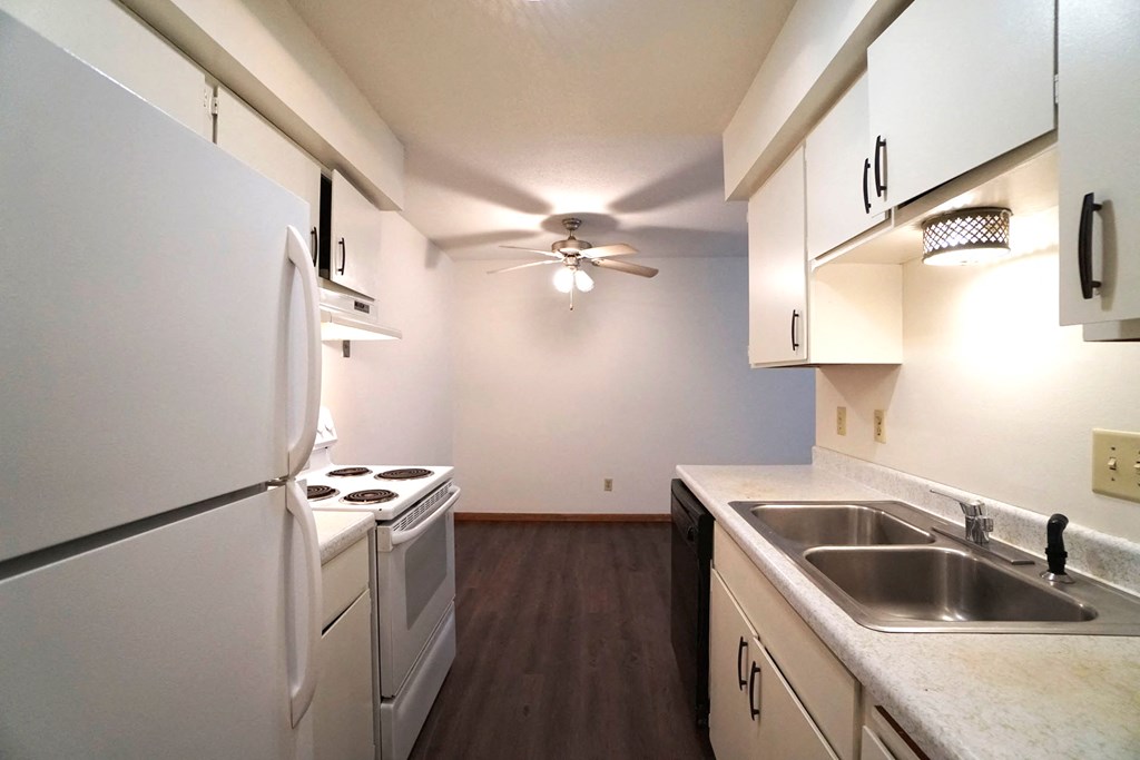 Lake Phalen Place Apartments, 1601 English St., St. Paul, MN RentCafe